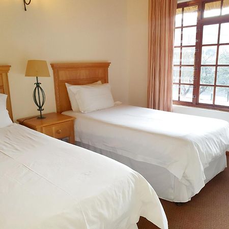 언더버그 124 Fairways Drakensberg Gardens 빌라 객실 사진